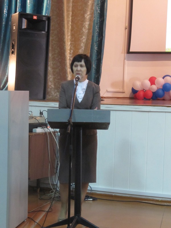 Открывает семинар С.В. Ощенкова, первый зам. министра образования и науки Республики Тыва